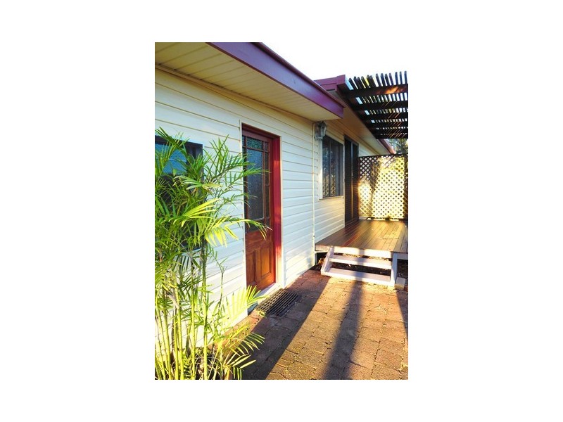 16 Waverley Street, Bucasia QLD 4750