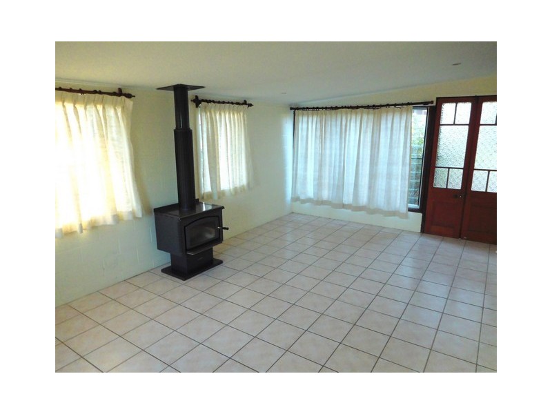 16 Waverley Street, Bucasia QLD 4750