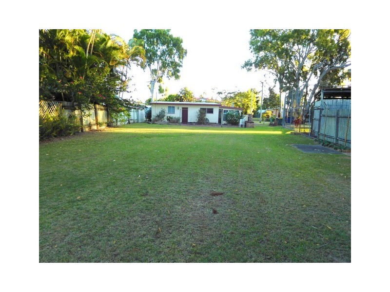 16 Waverley Street, Bucasia QLD 4750