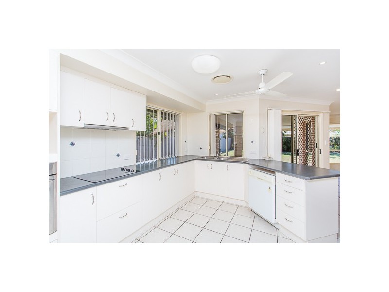 6 Marine Parade, Bucasia QLD 4750