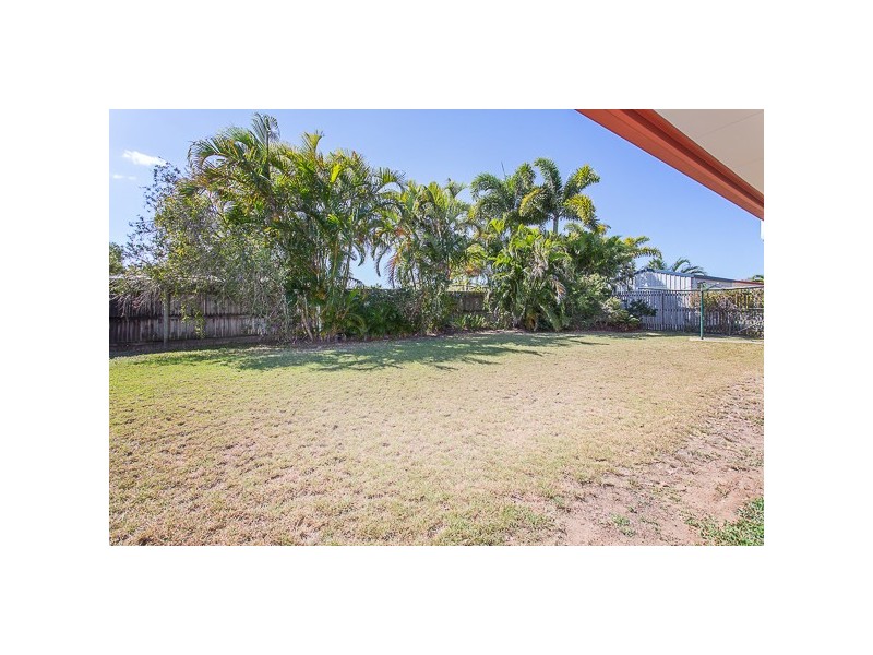 6 Marine Parade, Bucasia QLD 4750