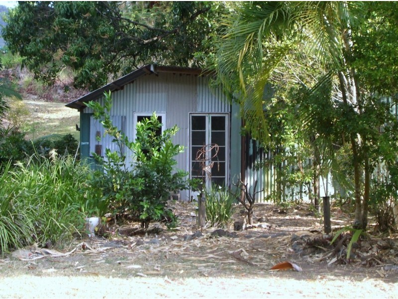 86 Anzac Parade, Finch Hatton QLD 4756