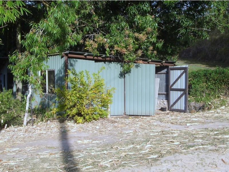 86 Anzac Parade, Finch Hatton QLD 4756