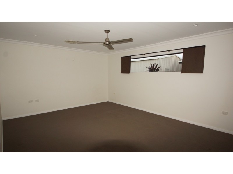 2 Pavillion Court, Glenella QLD 4740