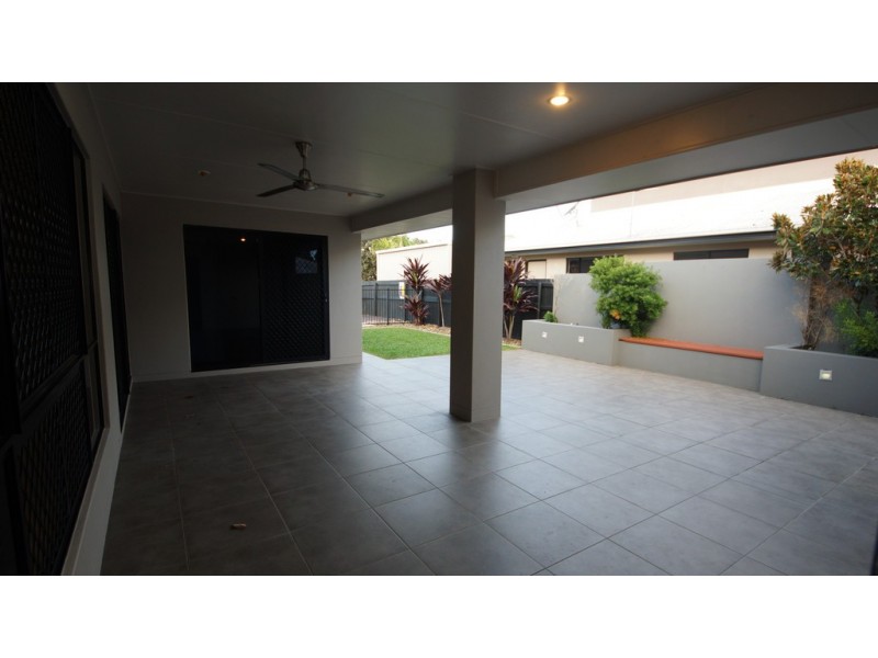 2 Pavillion Court, Glenella QLD 4740