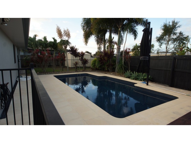 2 Pavillion Court, Glenella QLD 4740
