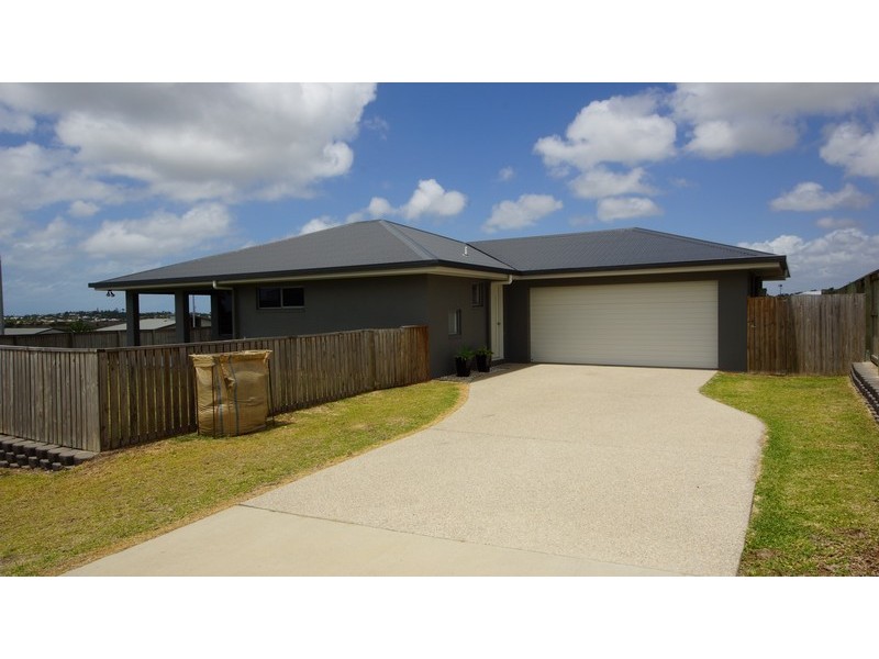 1 Bensara Crescent, Beaconsfield QLD 4740