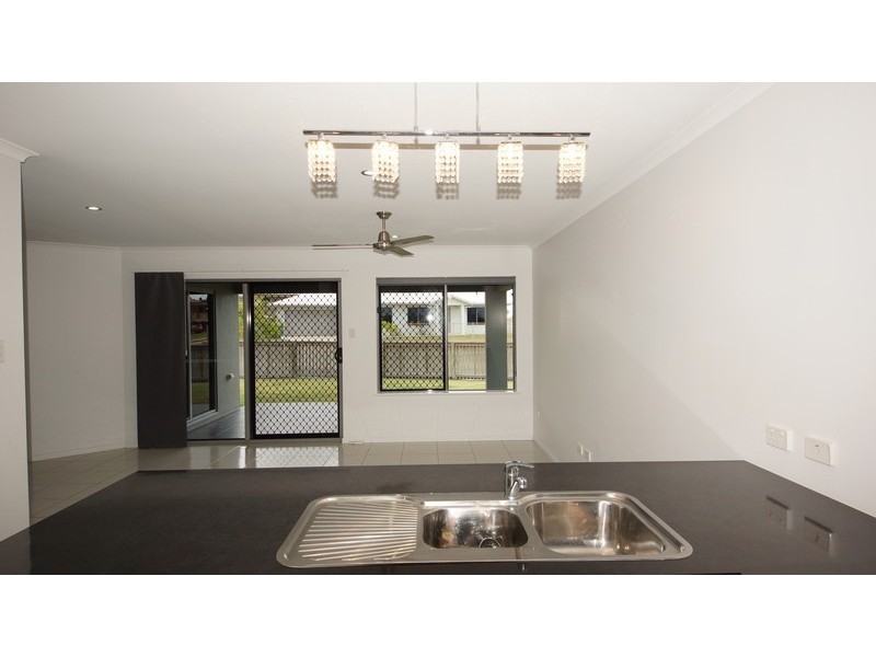 1 Bensara Crescent, Beaconsfield QLD 4740