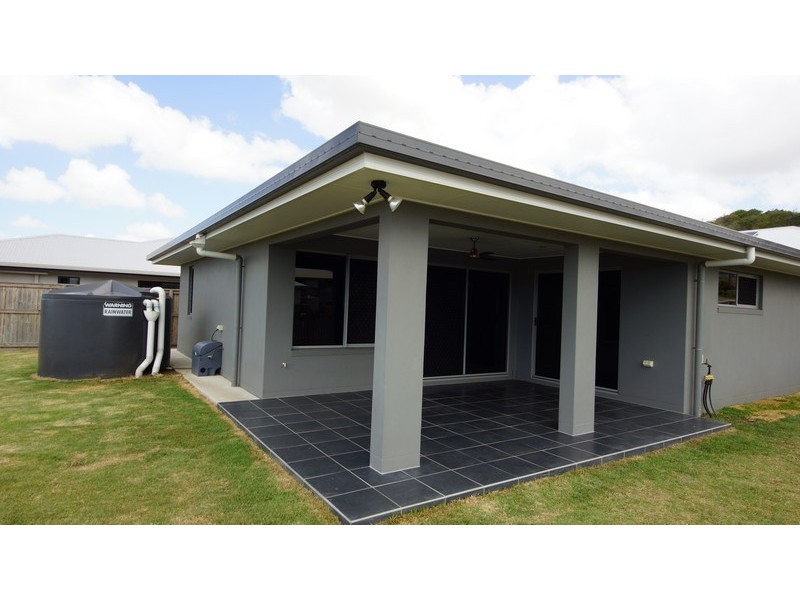 1 Bensara Crescent, Beaconsfield QLD 4740