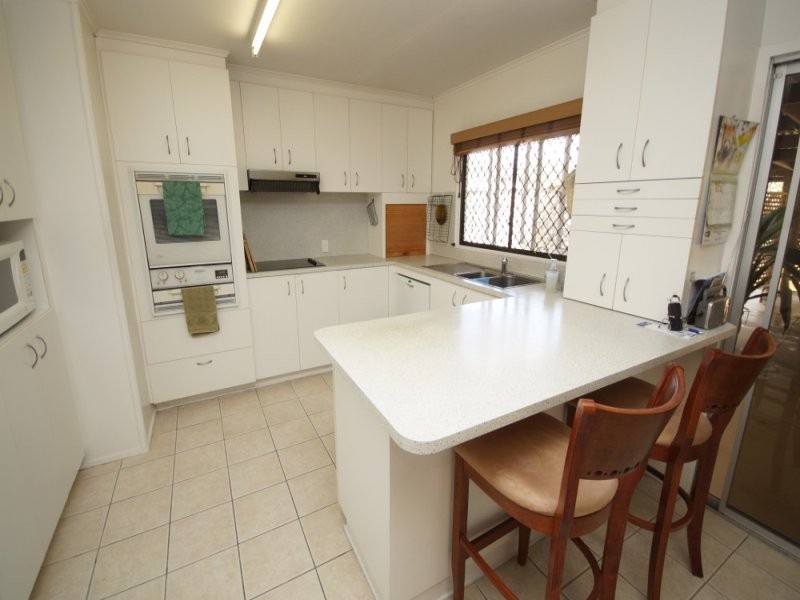 10 Upton Avenue, Andergrove QLD 4740