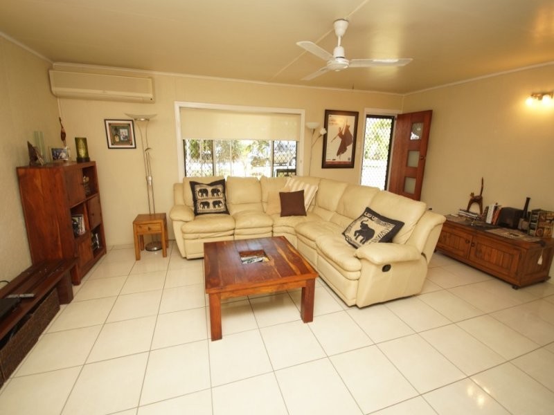 10 Upton Avenue, Andergrove QLD 4740