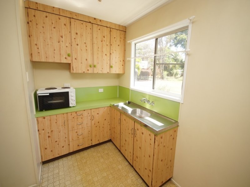 10 Upton Avenue, Andergrove QLD 4740