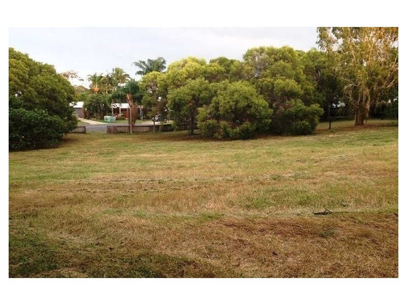 4 Island Close, Shoal Point QLD 4750