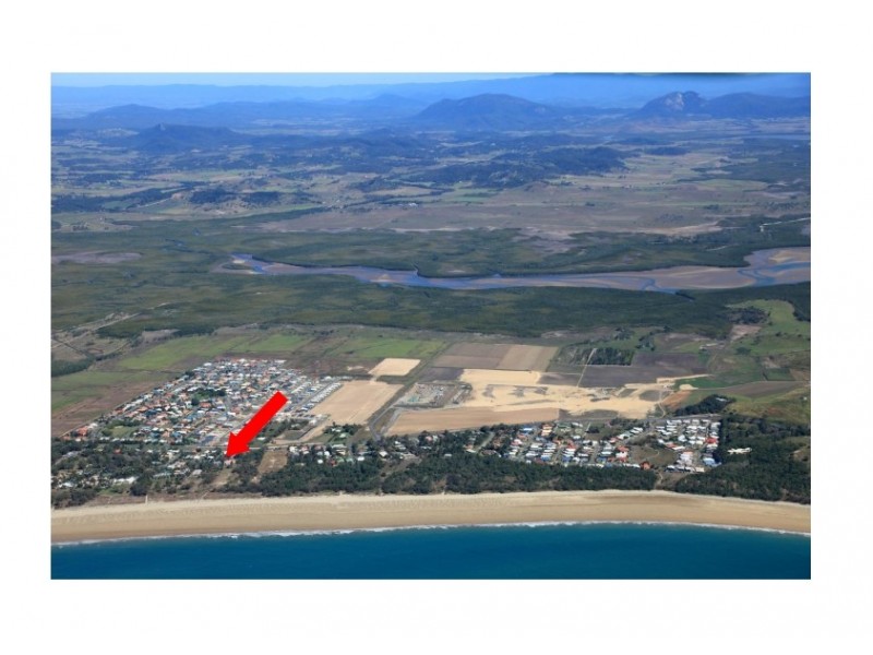 4 Island Close, Shoal Point QLD 4750