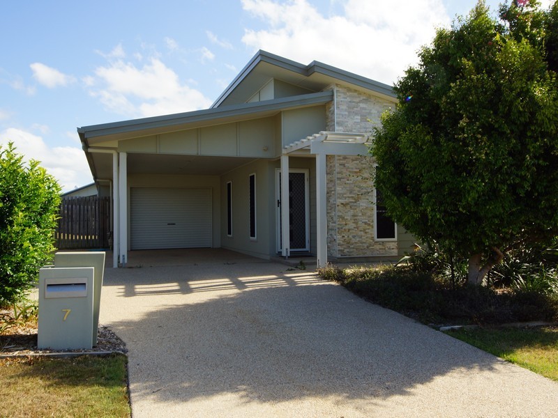 7 Sonoran Street, Rural View QLD 4740