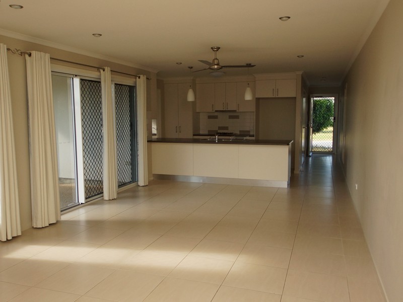 7 Sonoran Street, Rural View QLD 4740