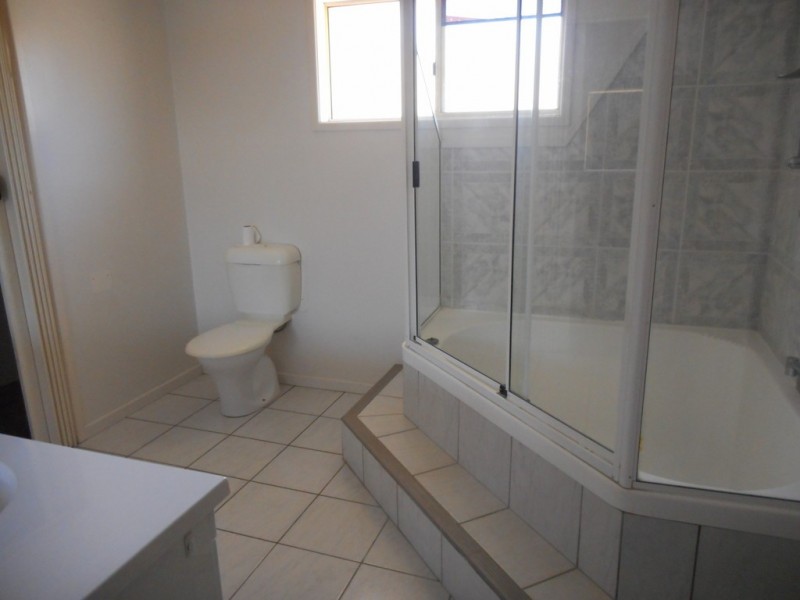 10 Bagley Street, Finch Hatton QLD 4756