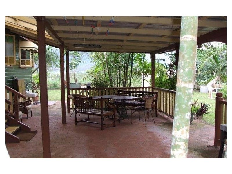 7 Matthew Street, Finch Hatton QLD 4756