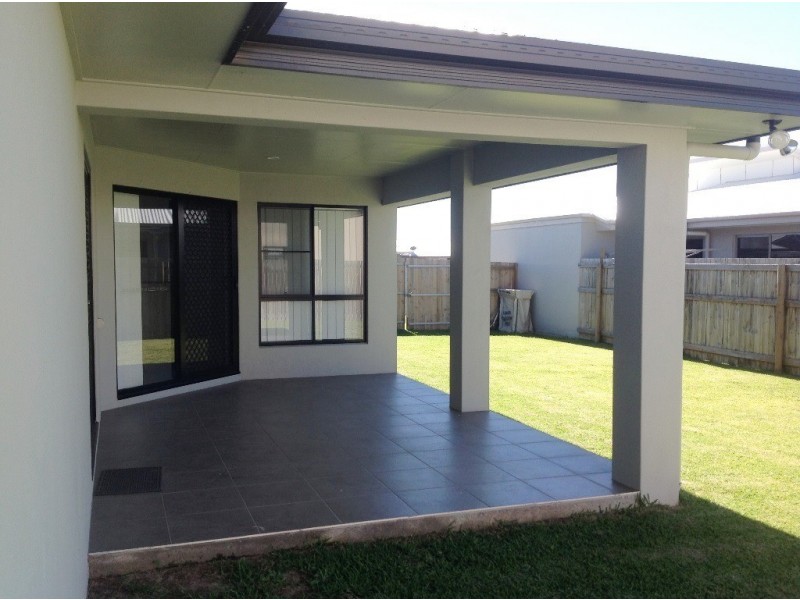 11 Ashton Place, Ooralea QLD 4740