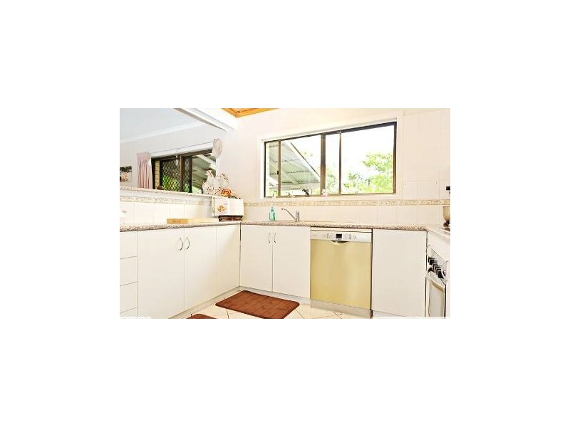 15 Sologinkins Road, Rural View QLD 4740
