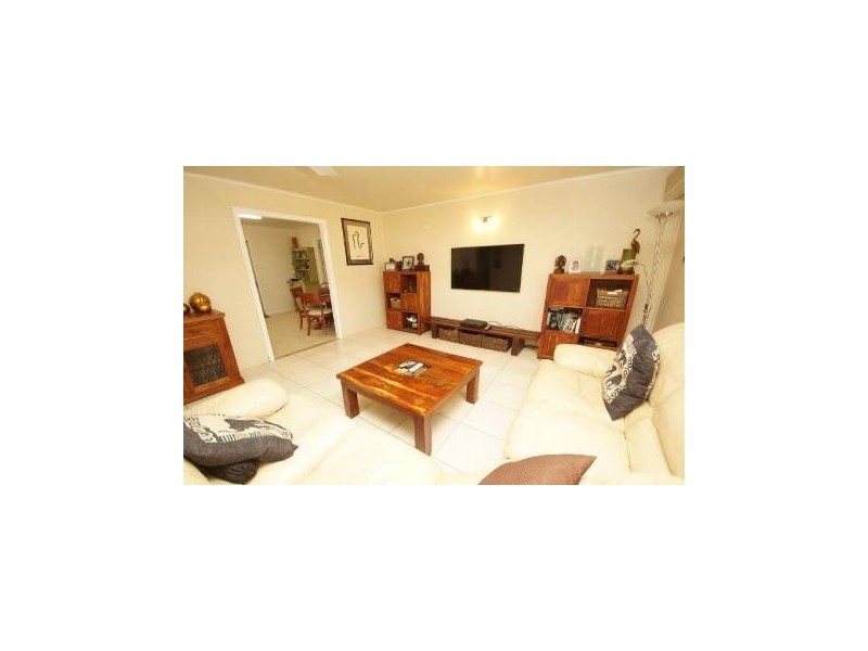 10 Upton Avenue, Andergrove QLD 4740