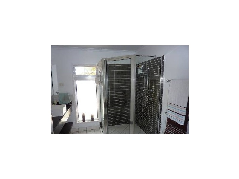 10 Upton Avenue, Andergrove QLD 4740