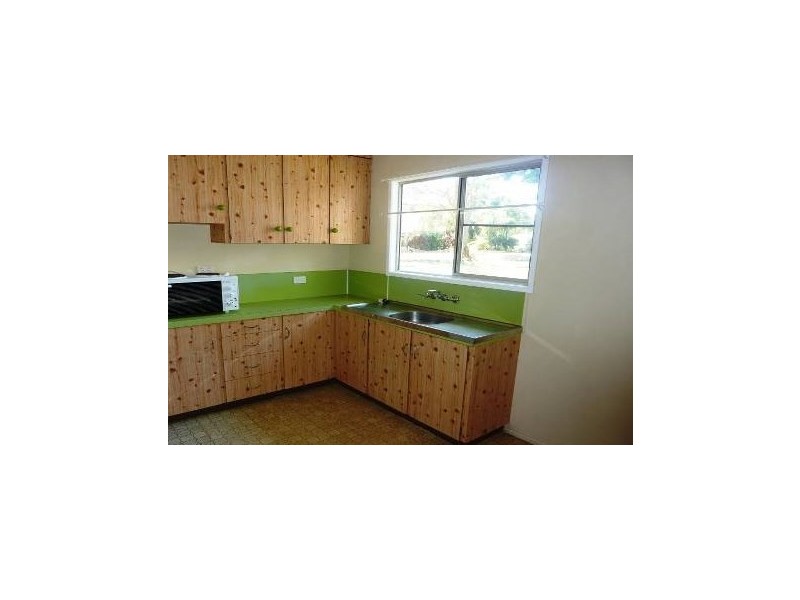 10 Upton Avenue, Andergrove QLD 4740