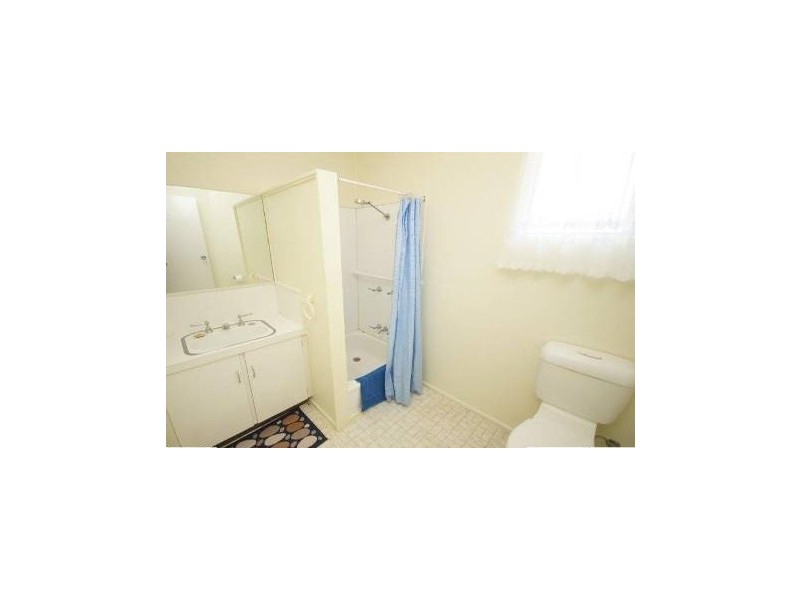 10 Upton Avenue, Andergrove QLD 4740