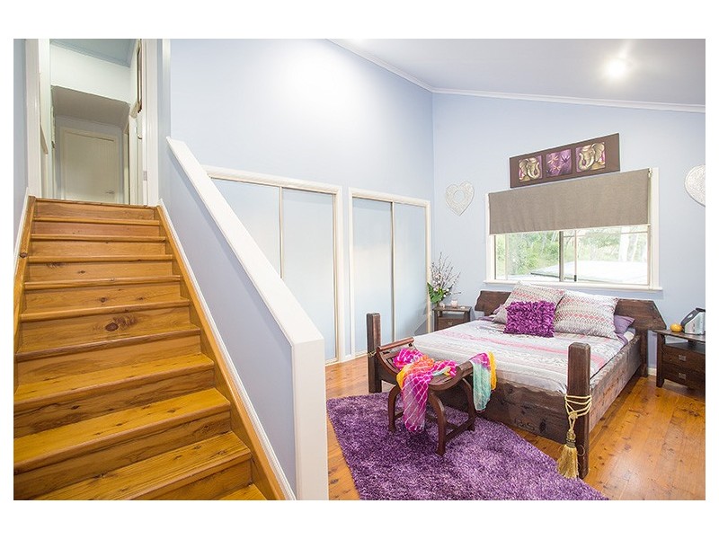 25 Anna Court, Oakenden QLD 4741