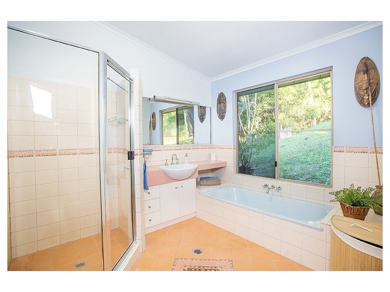 25 Anna Court, Oakenden QLD 4741