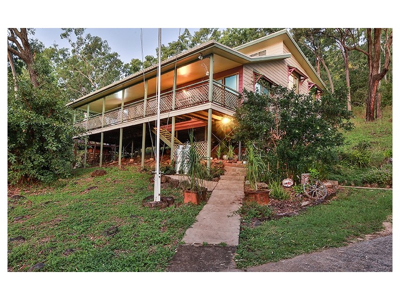 25 Anna Court, Oakenden QLD 4741