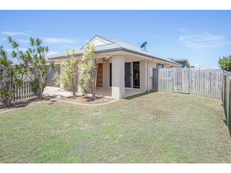1 and 2 / 2 Bombo Court, Blacks Beach QLD 4740
