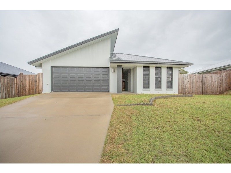 39 Phoenix Crescent, Rural View QLD 4740