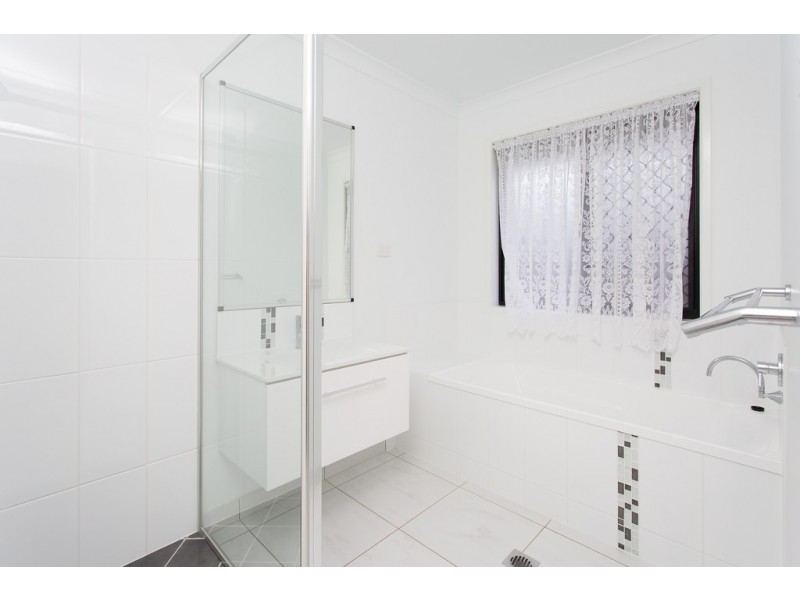 39 Phoenix Crescent, Rural View QLD 4740