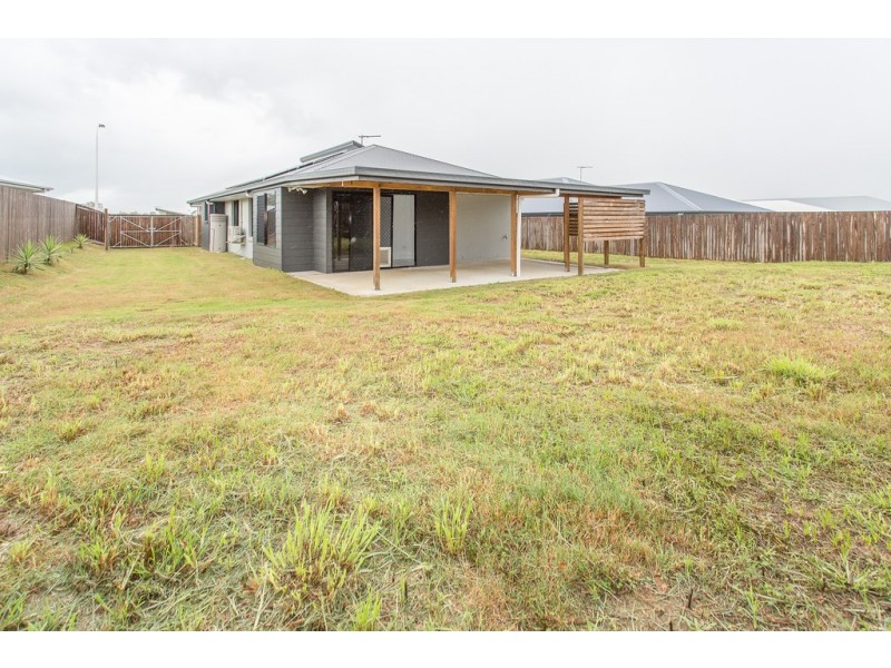 39 Phoenix Crescent, Rural View QLD 4740
