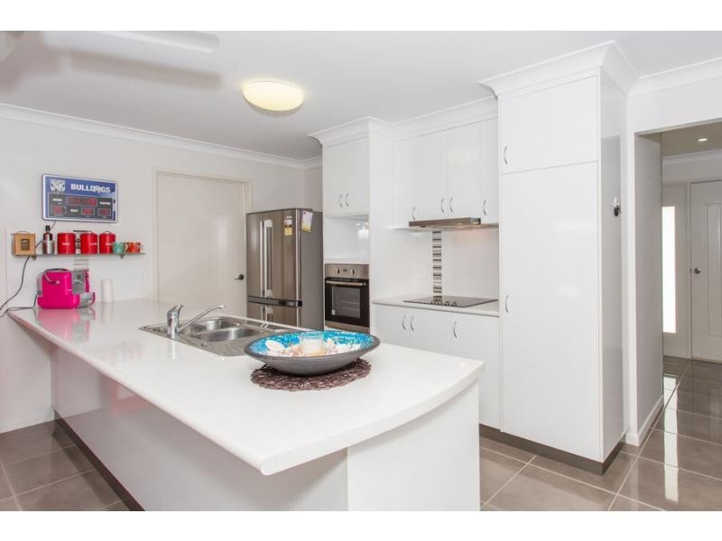 1 Amelia Drive, Mirani QLD 4754