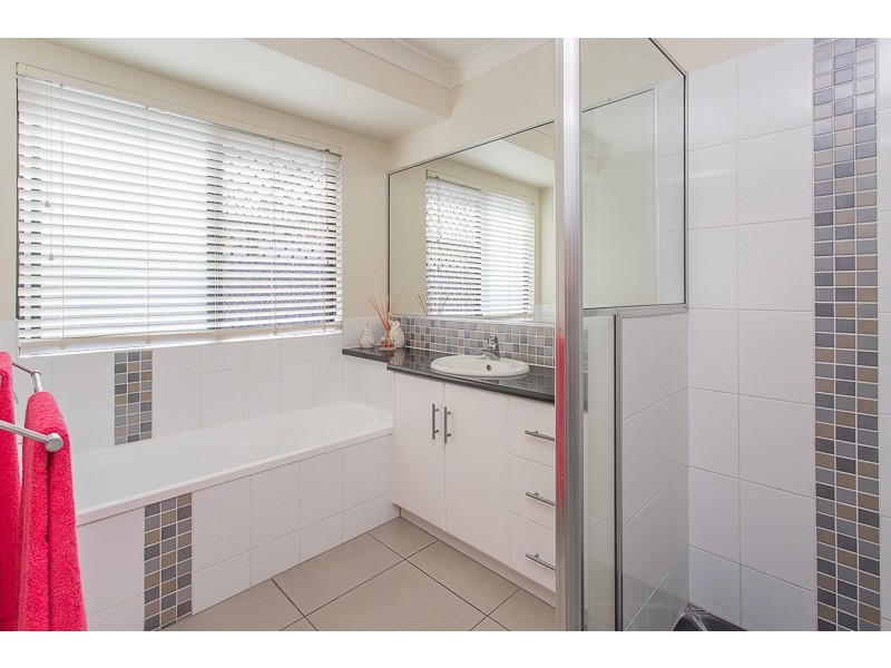 26 Manning Street, Rural View QLD 4740