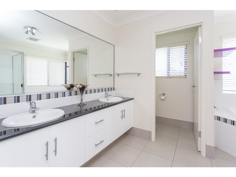 26 Manning Street, Rural View QLD 4740