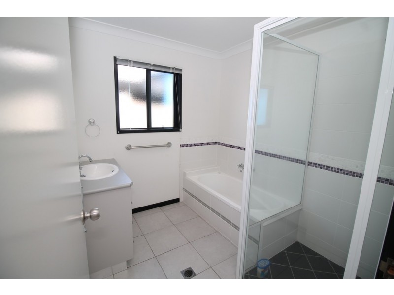 11 Central Drive, Andergrove QLD 4740