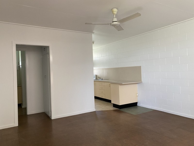 2/1 Macdonald Street, South Mackay QLD 4740