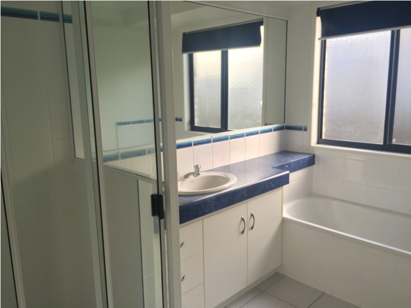 9 Sharp Street, Rural View QLD 4740