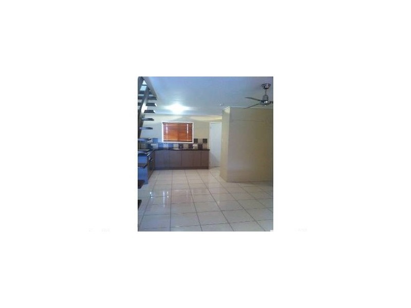4/221 Evan Street, West Mackay QLD 4740