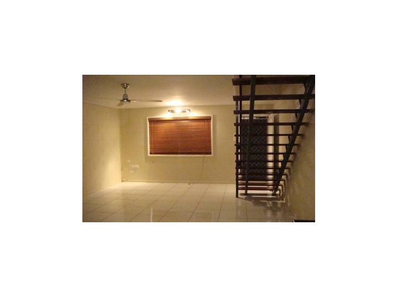4/221 Evan Street, West Mackay QLD 4740