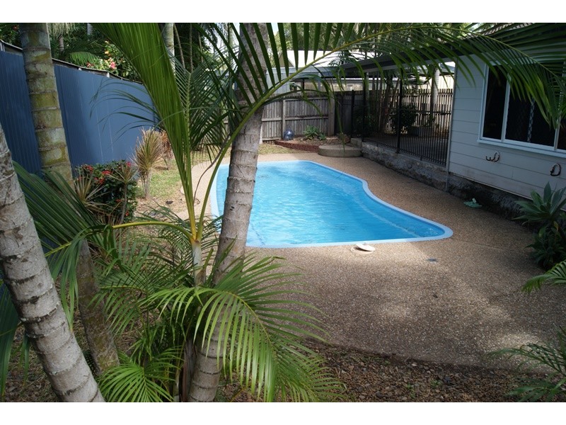 1 Kemp Street, Bucasia QLD 4750