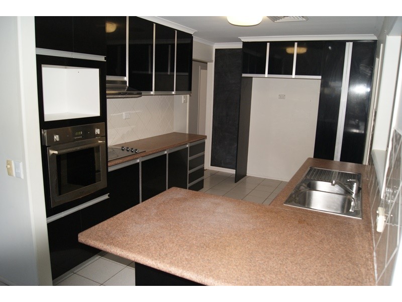 1 Kemp Street, Bucasia QLD 4750
