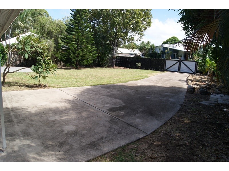 1 Kemp Street, Bucasia QLD 4750