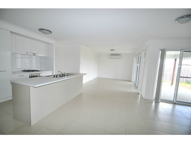3 Patricia Circuit, Mirani QLD 4754