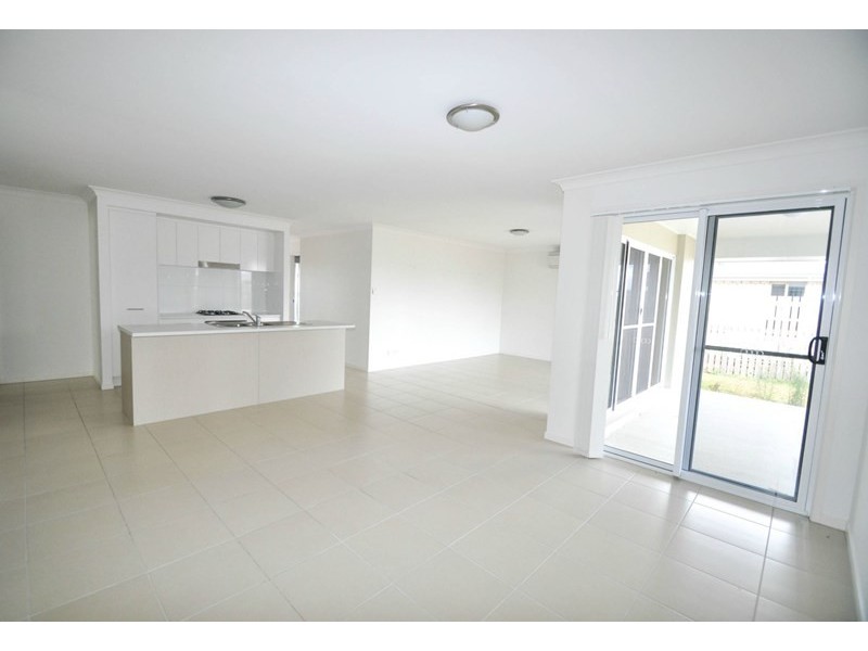3 Patricia Circuit, Mirani QLD 4754