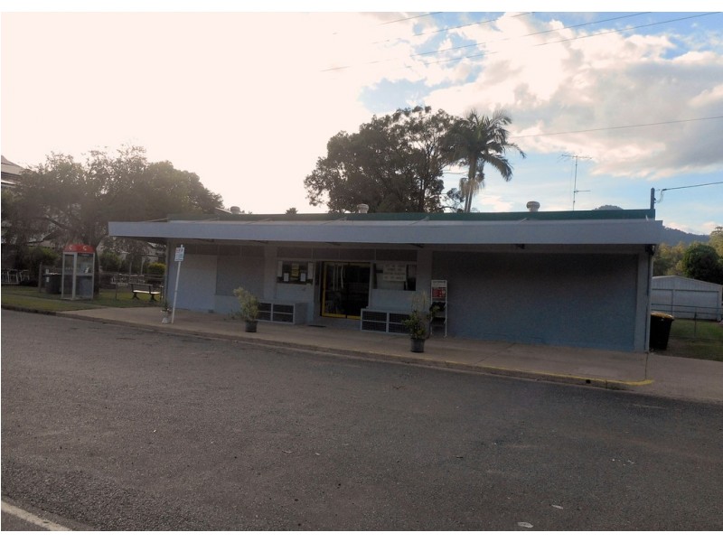 13 Anzac Parade, Finch Hatton QLD 4756