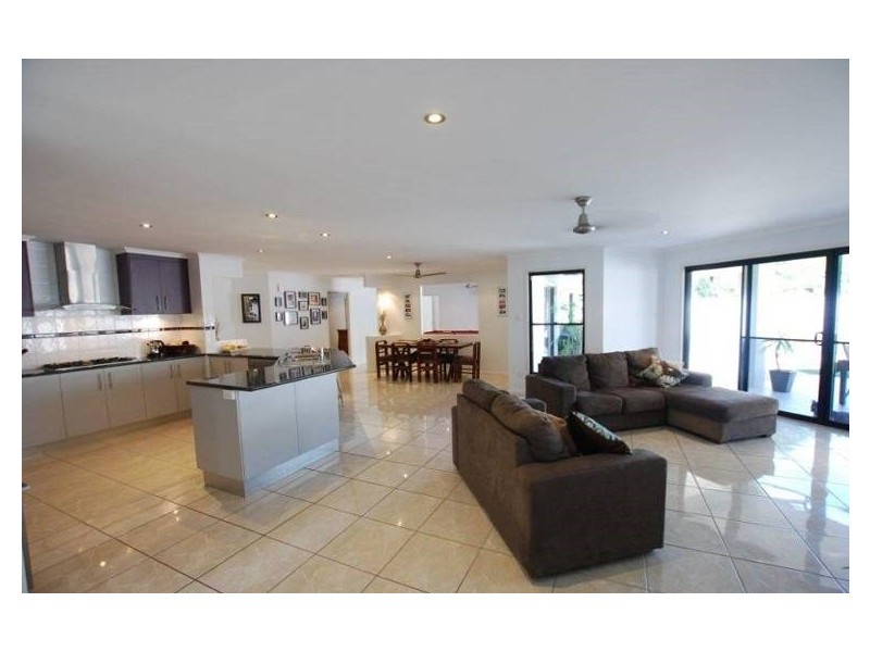 11 Michelle Crescent, Bucasia QLD 4750